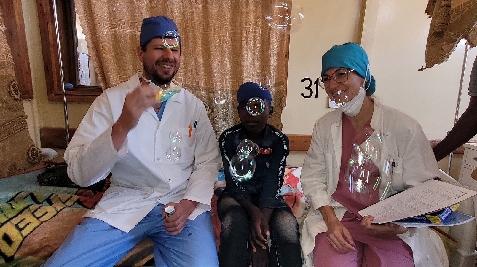 Dr. Joachim Gröschel beim Hilfseinsatz in Malawi