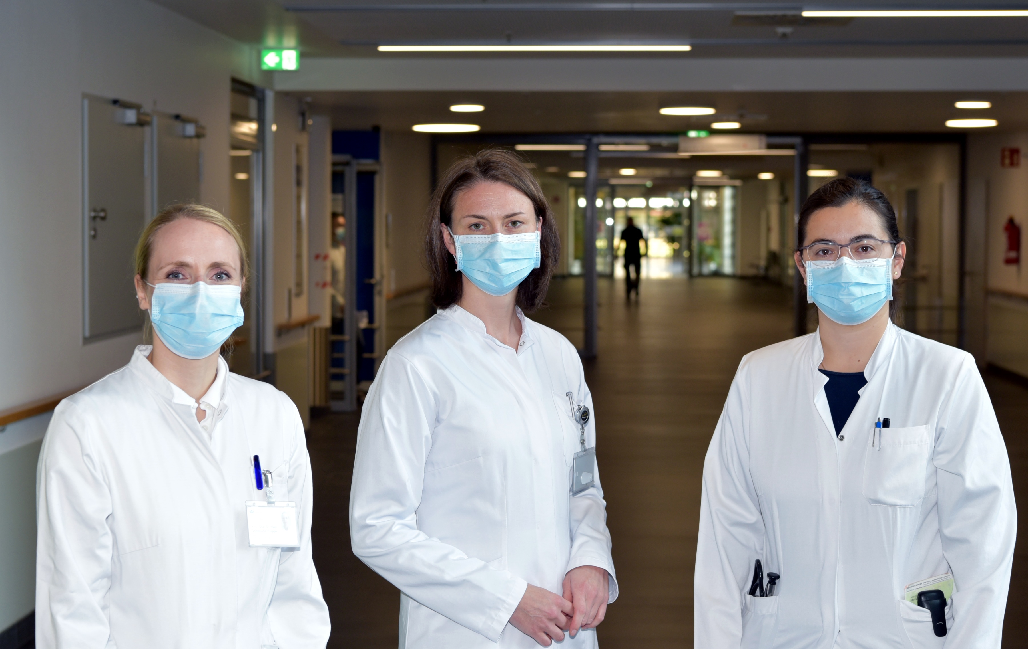 Die Initiatorinnen und Leiterinnen des Programms (v.l.): Priv.-Doz. Dr. Christiane Kruppa, Priv.-Doz. Dr. Christine Meyer-Frießem und Jun.-Prof. Dr. Elena Enax-Krumova. Die Initiatorinnen und Leiterinnen des Programms (von links): Priv.-Doz. Dr. Christiane Kruppa, Priv.-Doz. Dr. Christine Meyer-Frießem und Jun.-Prof. Dr. Elena Enax-Krumova.