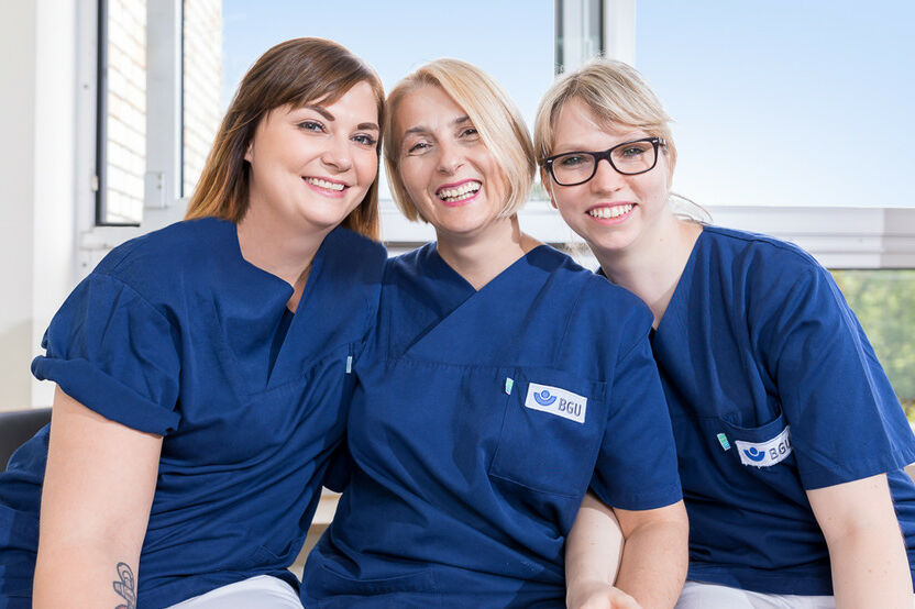 Arbeiten bei den BG Kliniken Drei Mitarbeiterinnen