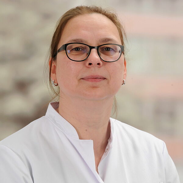 Dr. med. Britta Wolf, Leiten Oberärztin Fachbereich Anästhesiologie, Intensiv- und Schmerzmedizin