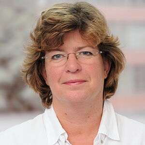 Dr. med. Veronika Knop-Hammad, Labormedizin