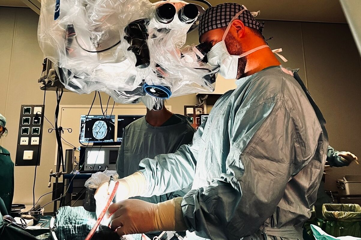 Neurochirurg im OP Neurochirurg im OP