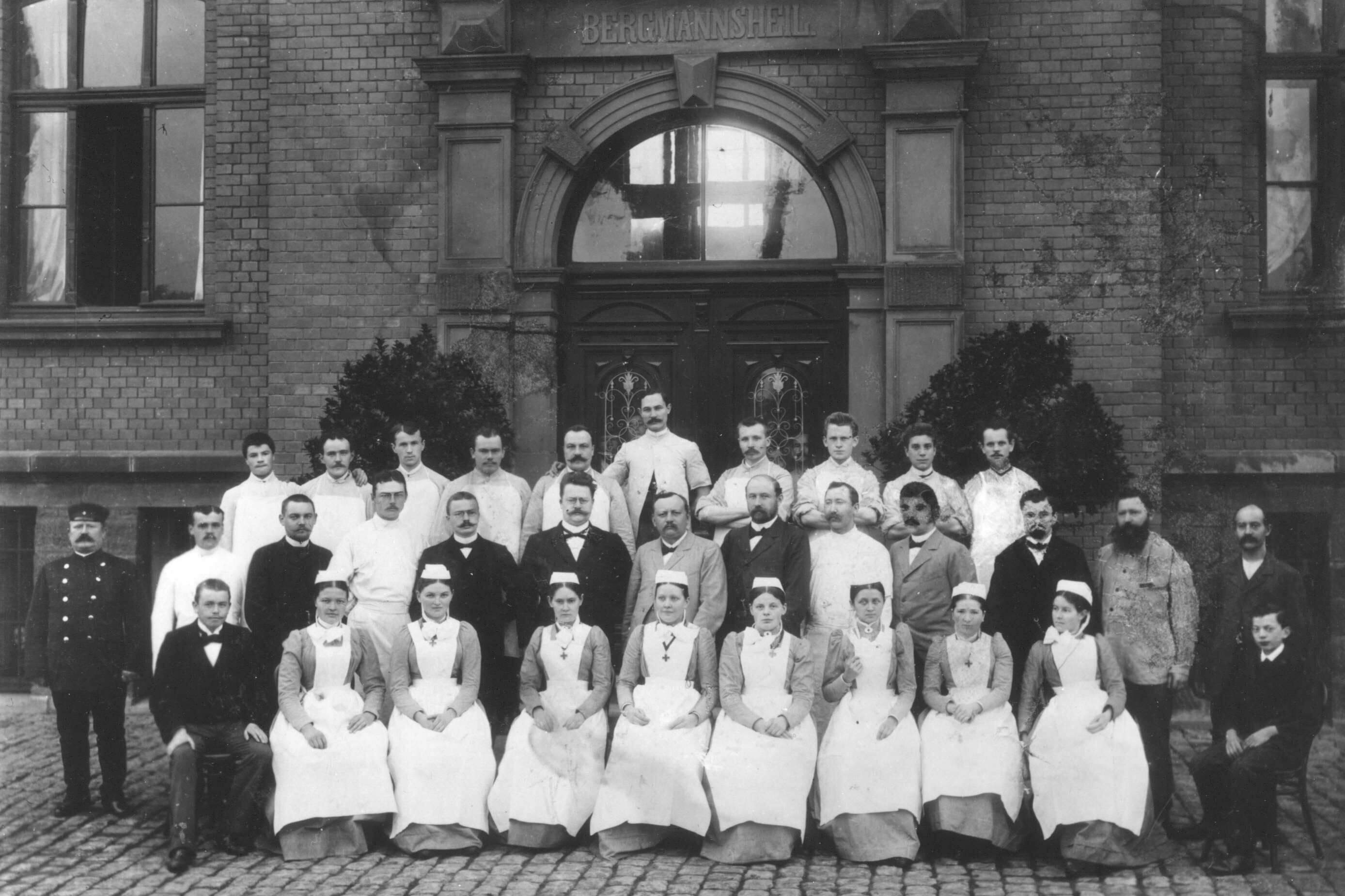Belegschaft des Bergmannsheils um 1900 Belegschaft des Bergmannsheils um 1900
