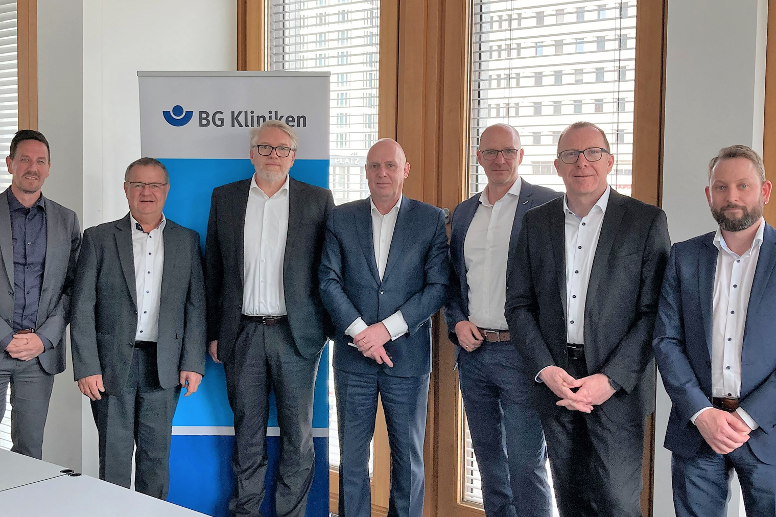 Von links: Sascha Lenk (Nexus), Thomas Lichtenberg (Nexus), Stefan Born (Nexus), Reinhard Nieper, Heiko Hauptmann, Dr. Ralf Brandner (x-tention) und Marco Weixler (x-tention)