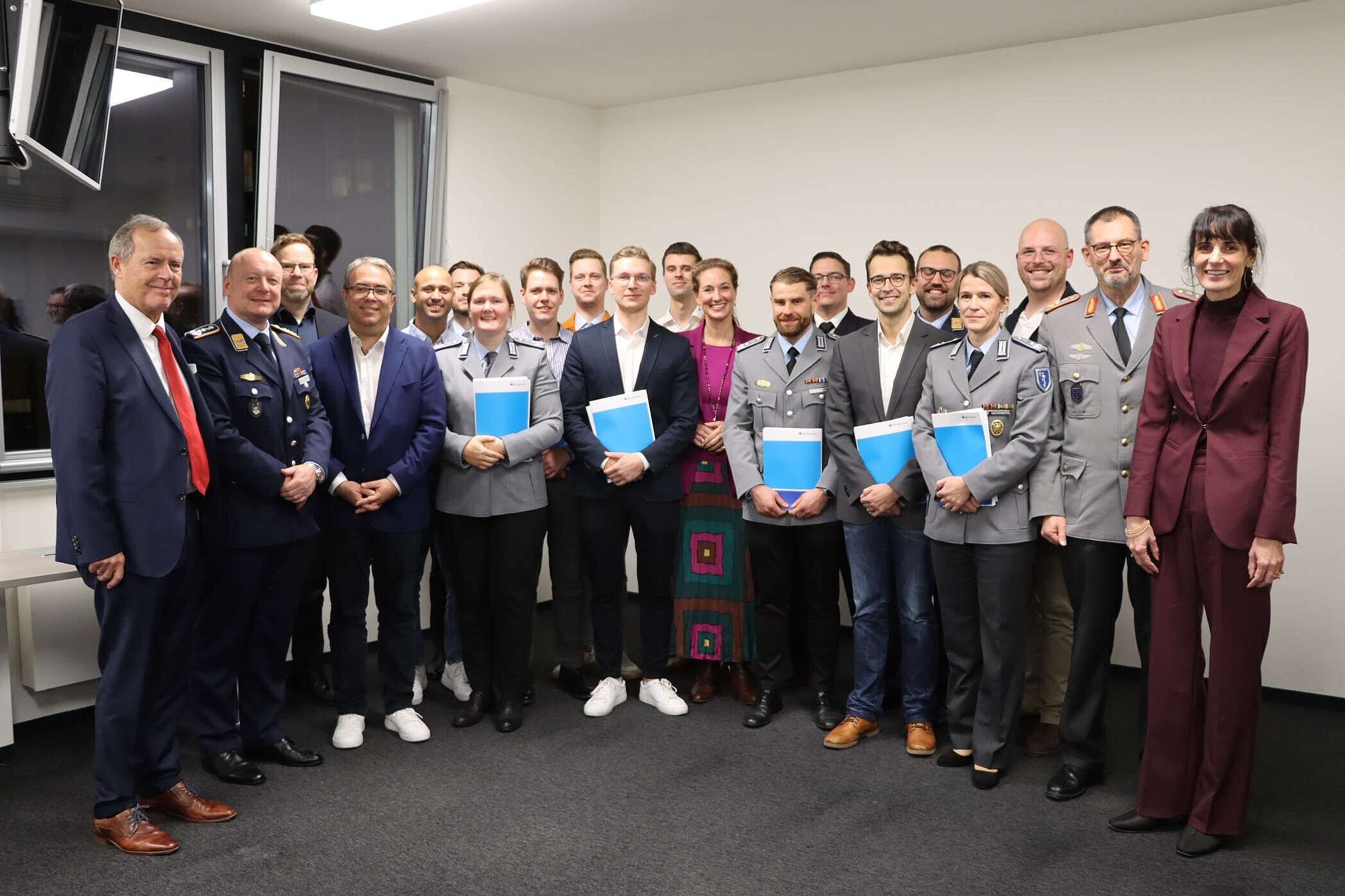 Absolventen des Entwicklungsprogramms „Klinische Talente in Führung“ 