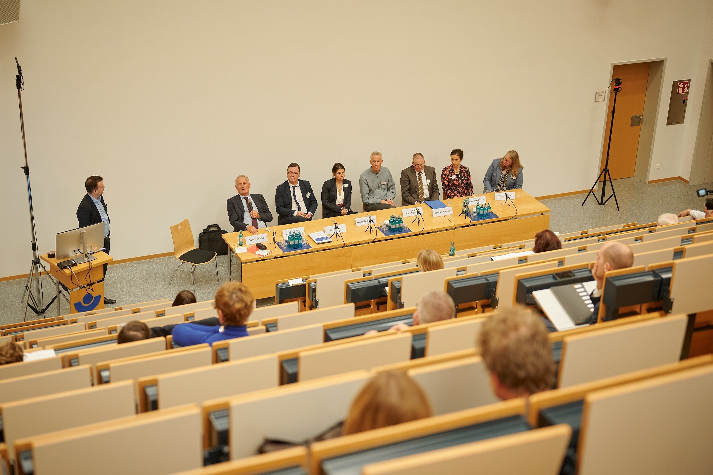 Podiumsdiskussion im Hörsaal des Bergmannstrost