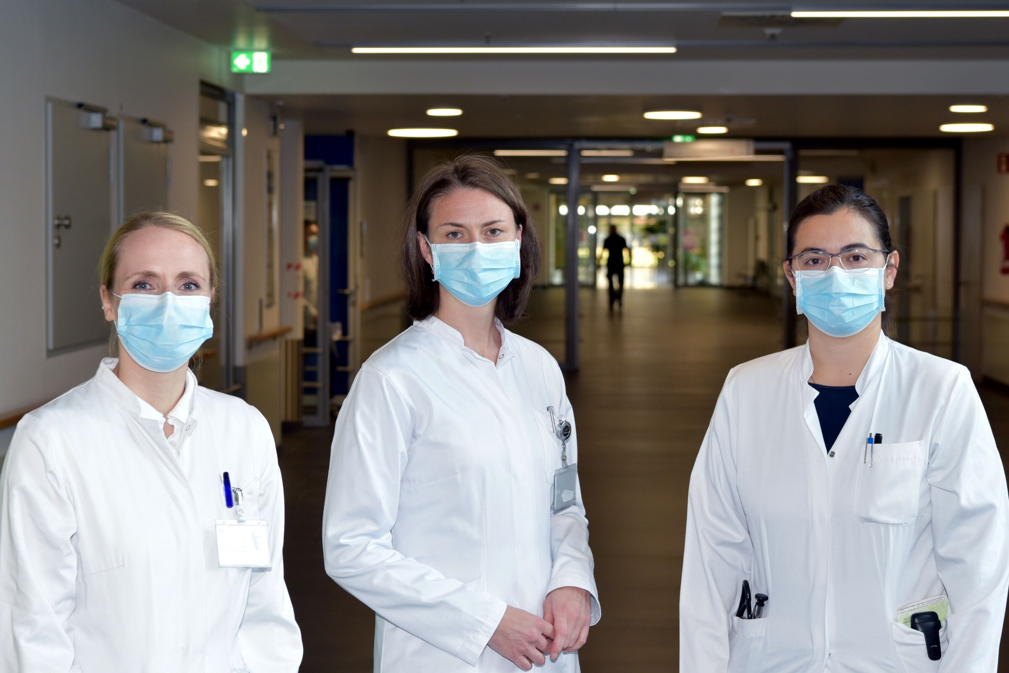 Karriereförderung für Ärztinnen Bild: Sie haben das Mentoringprogramm zur Karriereförderung von Ärztinnen initiiert: v. l. PD Dr. Christiane Kruppa (BG Universitätsklinikum Bergmannsheil), PD Dr. Christine Meyer-Frießem (St. Marien Hospital Lünen) und Jun.-Prof. Dr. Elena Enax-Krumova (BG Universitätsklinikum Bergmannsheil). Bildnachweis: Bergmannsheil