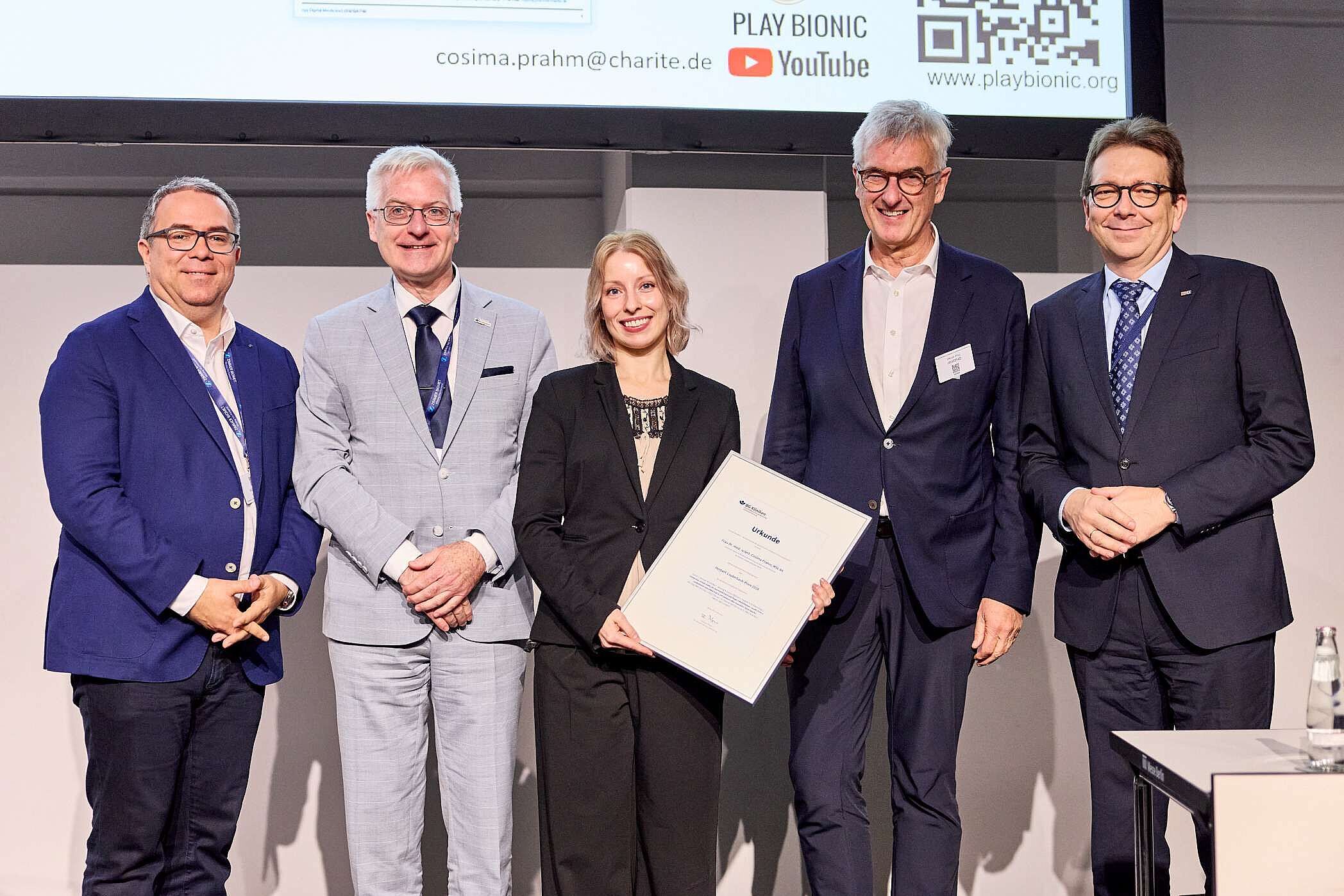 V. l. n. r.: Prof. Dr. Matthias Münzberg, Prof. Dr. Dirk Stengel, Dr. Cosima Prahm, Prof. Dr. Paul A. Grützner, Prof. Dr. Frank Hildebrand (Bildnachweis: Intercongress)