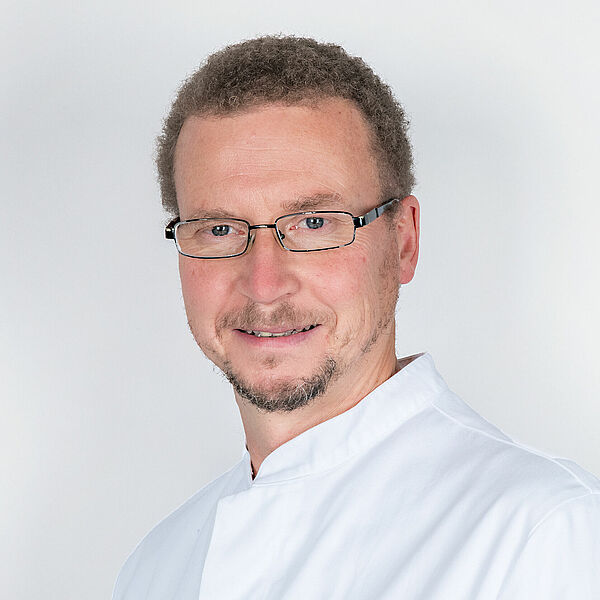 Dr. Ryan Esser Profilbild Dr. Ryan Esser