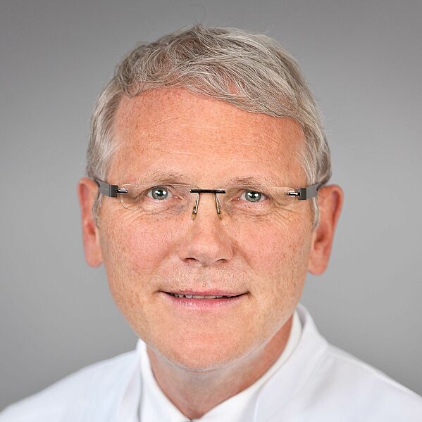 Porträt Prof. Reinhard Hoffmann Porträt Prof. Reinhard Hoffmann