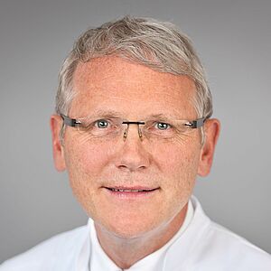 Porträt Prof. Reinhard Hoffmann Porträt Prof. Reinhard Hoffmann