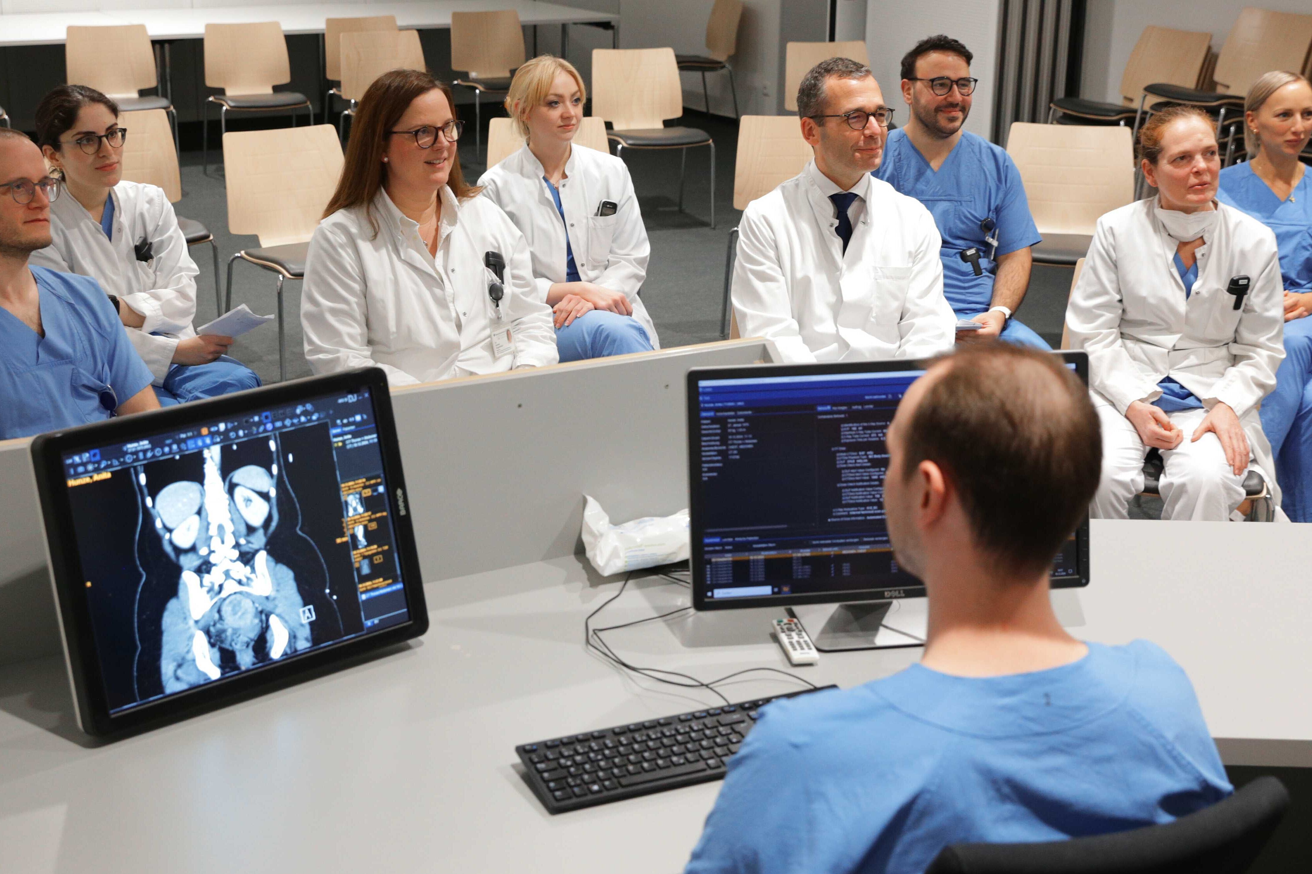 Team-Sitzung in der Radiologie.
