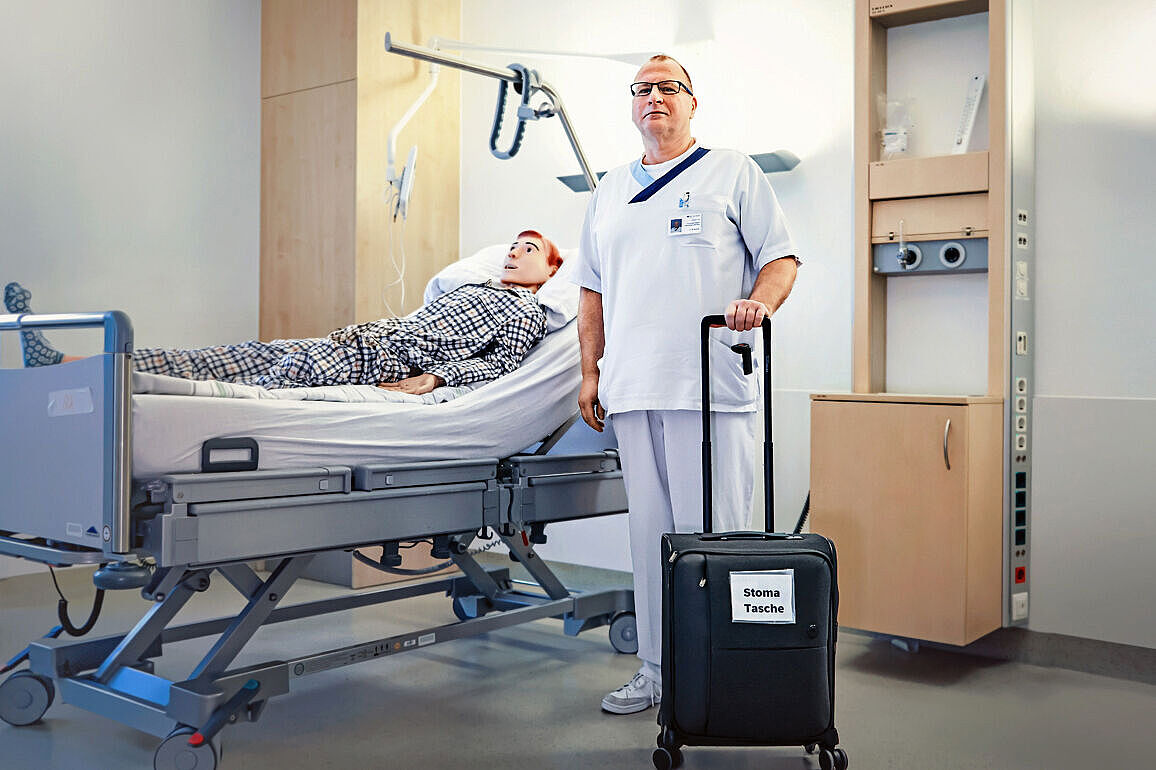 Jörg Schaller ist Experte für Stomatherapie und Inkontinenzberatung im BG Klinikum Duisburg