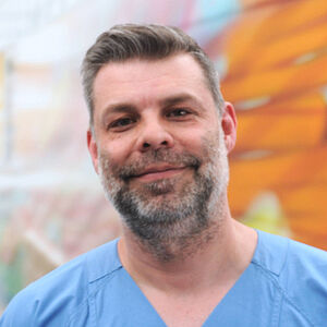 Sascha Hünecke, Oberarzt