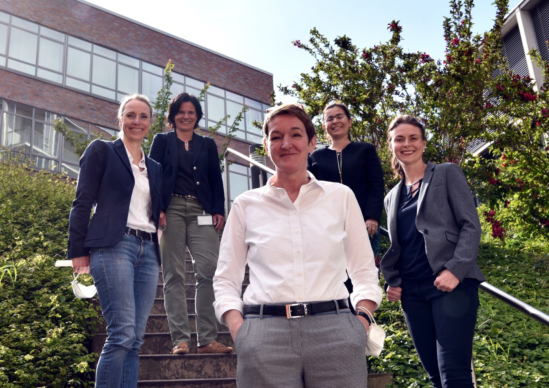 Die drei Initiatorinnen des Netzwerks mit Geschäftsführerin Dr. Tina Groll und Referentin Marion Knaths