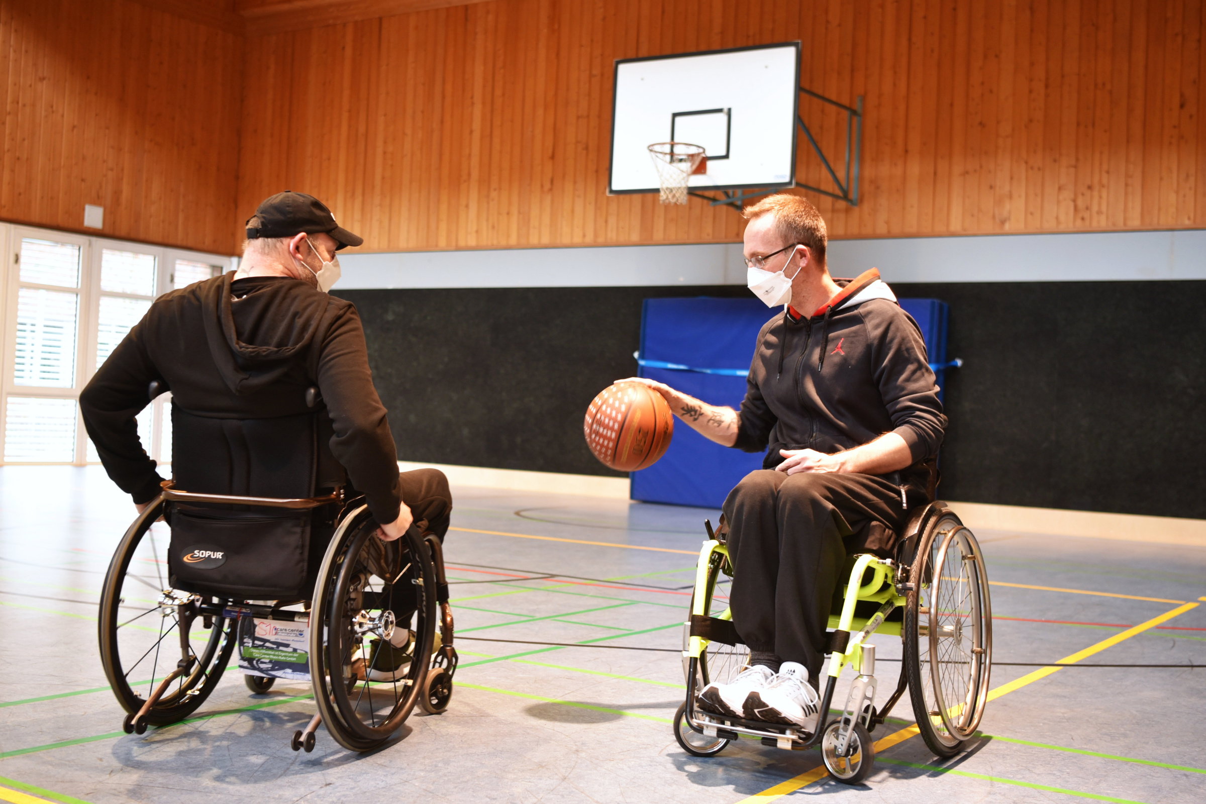 Rollstuhlbasketball zählt zu den besonders beliebten Sportarten für Menschen mit körperlichen Behinderungen oder Einschränkungen. Bildnachweis: BG Universitätsklinikum Bergmannsheil Rollstuhlbasketball zählt zu den besonders beliebten Sportarten für Menschen mit körperlichen Behinderungen oder Einschränkungen. Bildnachweis: BG Universitätsklinikum Bergmannsheil